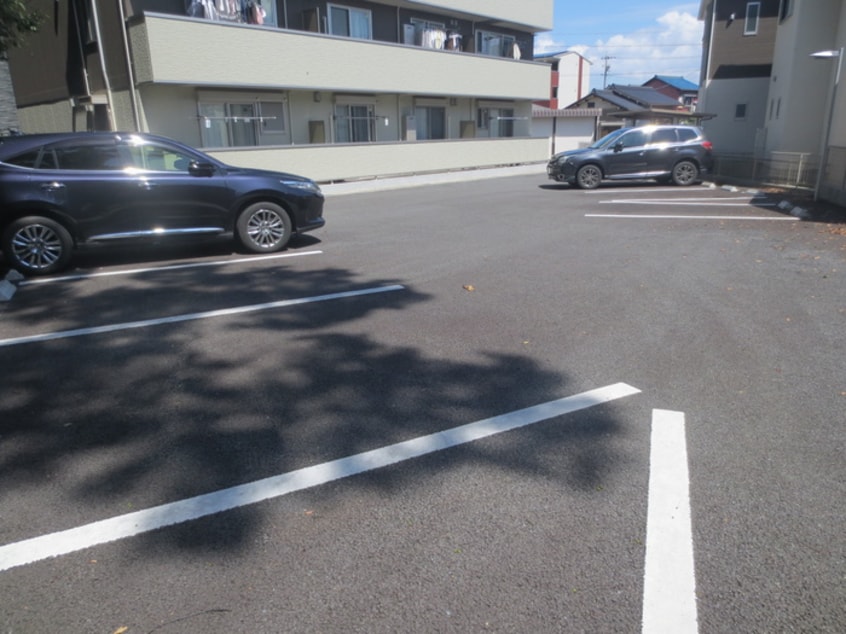 駐車場 イ・ラプセル