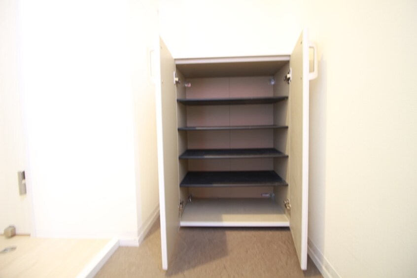 靴箱 Pre cher 道徳