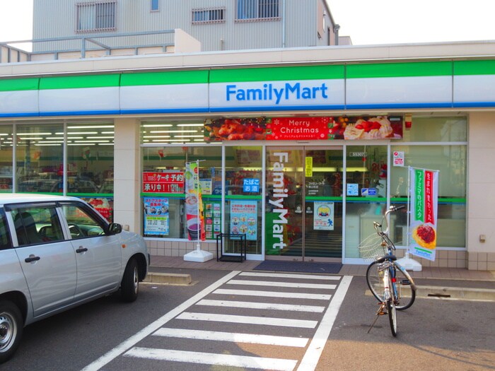 FamilyMart　駒止町店(コンビニ)まで180m サン西志賀