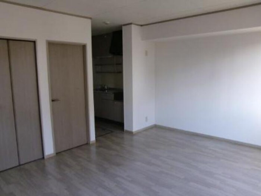 居室 ピースフル和佐田