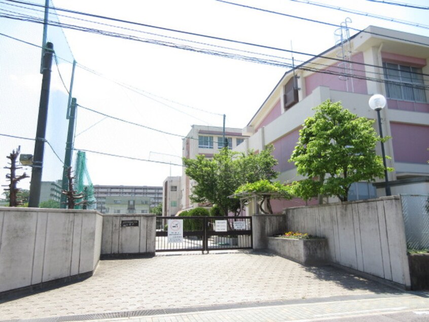 名古屋市立前山小学校(小学校)まで400m サンハイツ幸楽