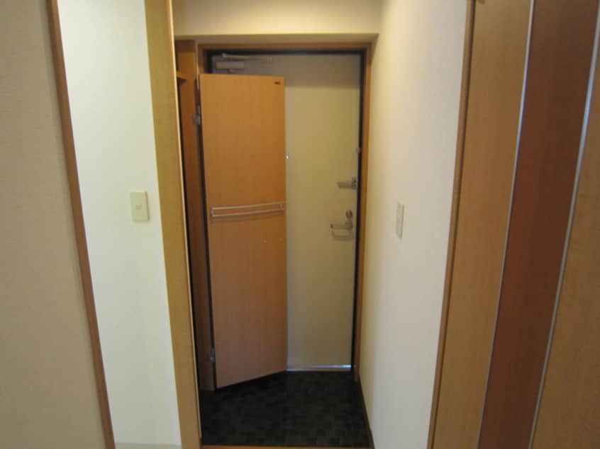 玄関 ラフォ－レ千種