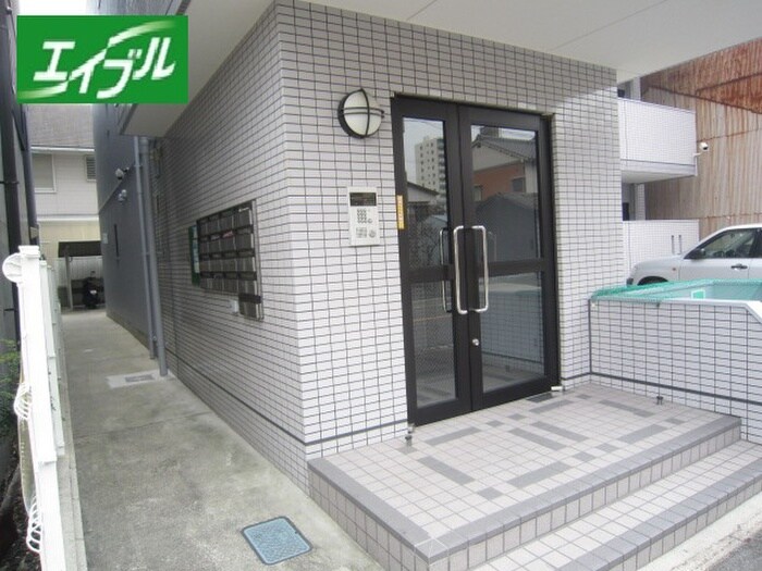 エントランス部分 ユング藤原