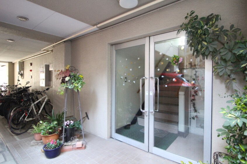 エントランス部分 ベルメゾン藤