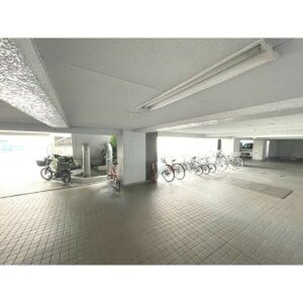 駐輪場 ラフィネ新栄