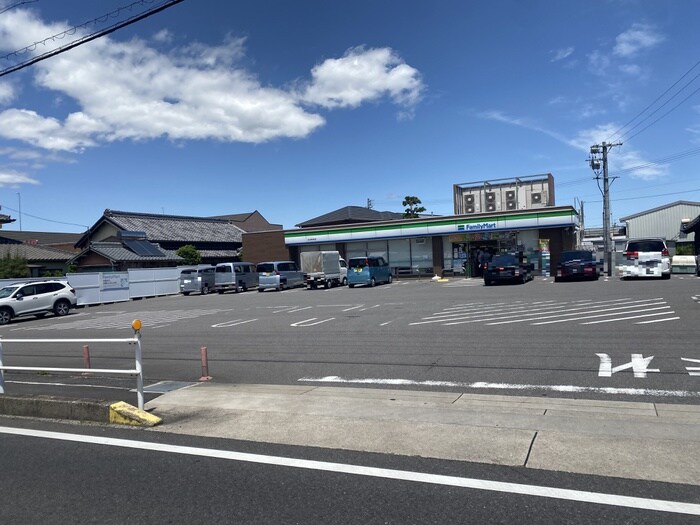 ファミリーマート 知立新林町店(コンビニ)まで405m シェリールミニ　Ａ棟