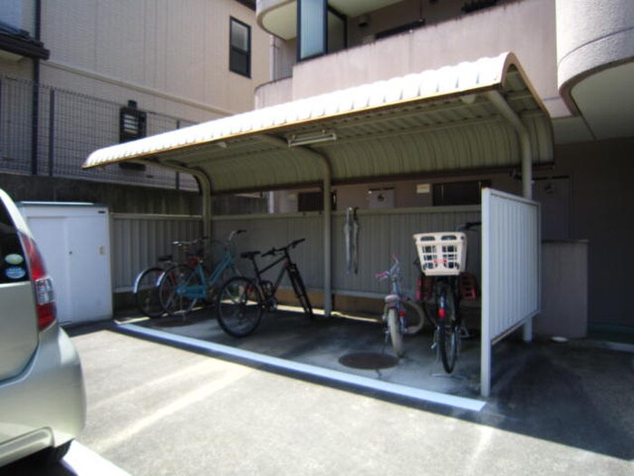 駐輪場 ウイング錦