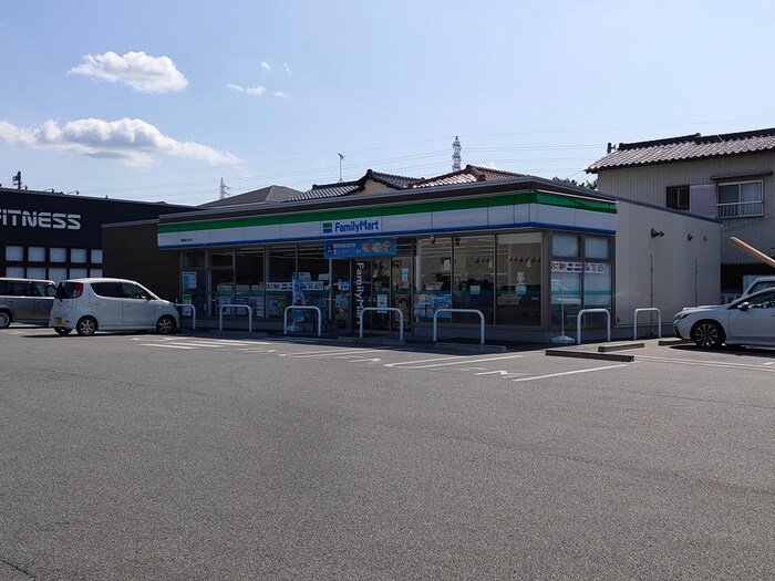 ファミリーマート西大友店(コンビニ)まで376m メゾンレンゲ