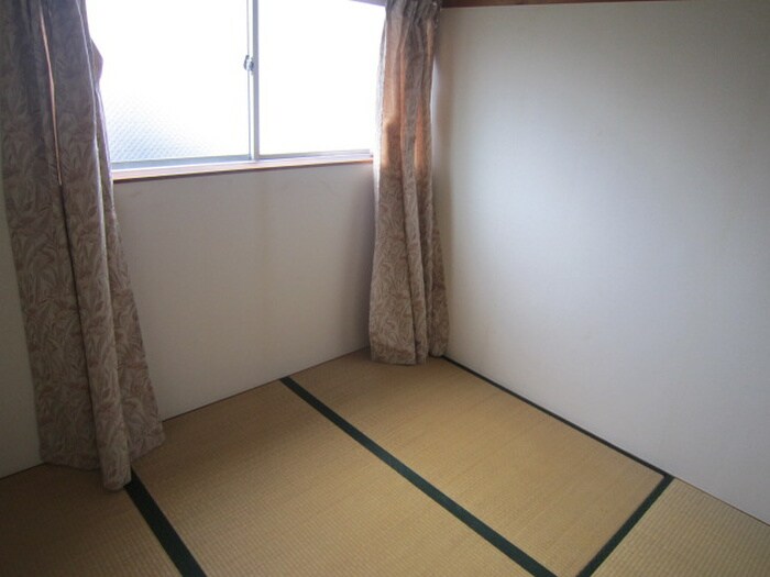 居室 ハイツヨシダ