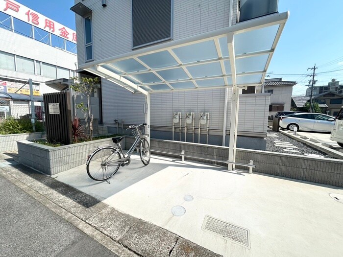 駐輪場 ルミナーレ山の手