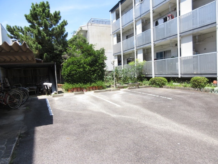 駐車場 ナインハイツ