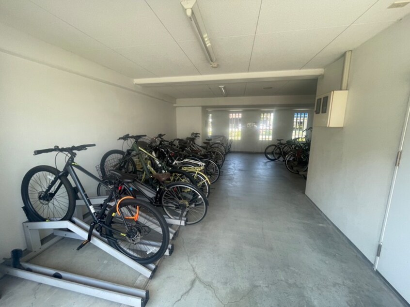 駐輪場 ＥＸＥ原