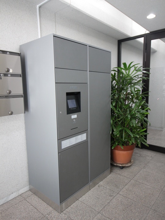 その他 リーベン・イセヤマ