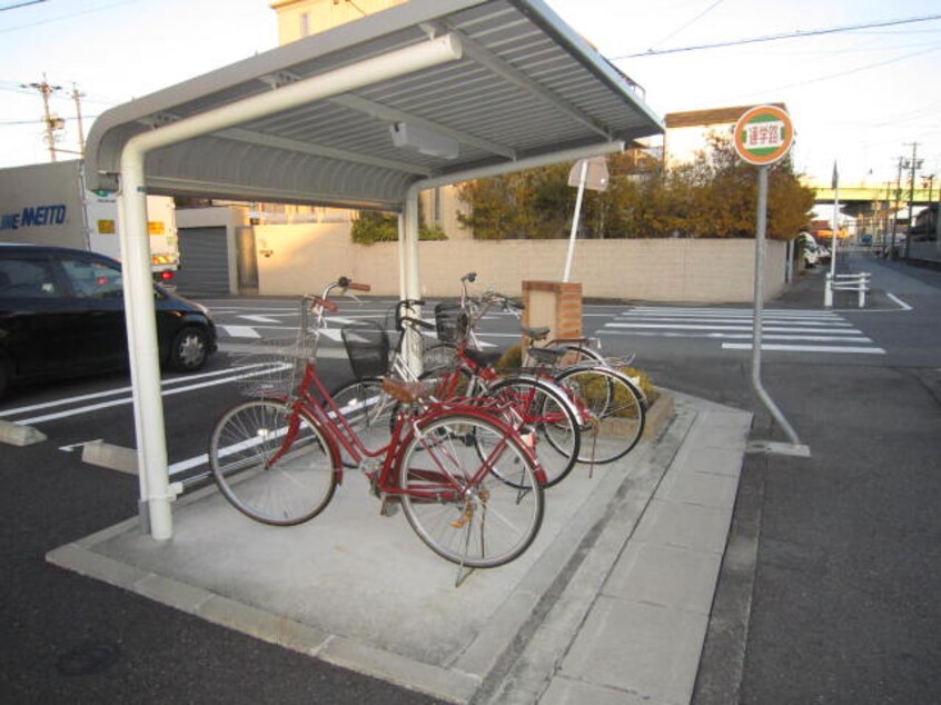 駐輪場 サンリット