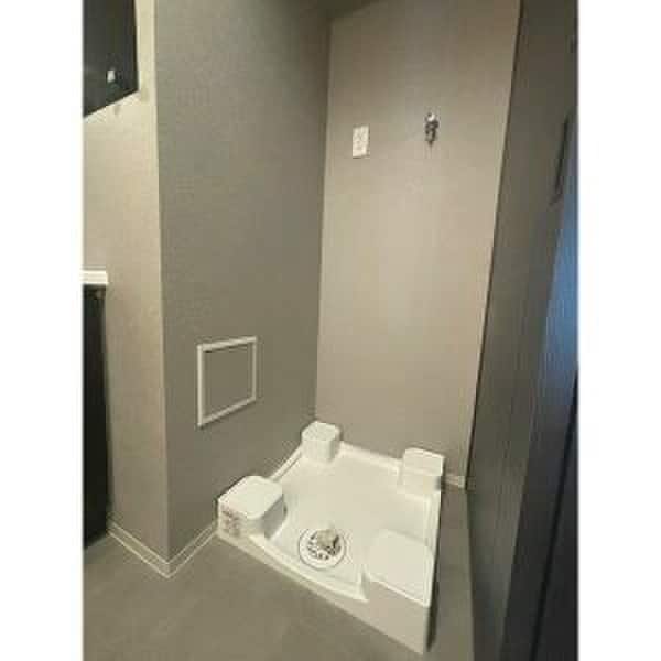 洗濯機置場 ﾌﾟﾚｻﾝｽﾛｼﾞｪ大須白川公園(902)