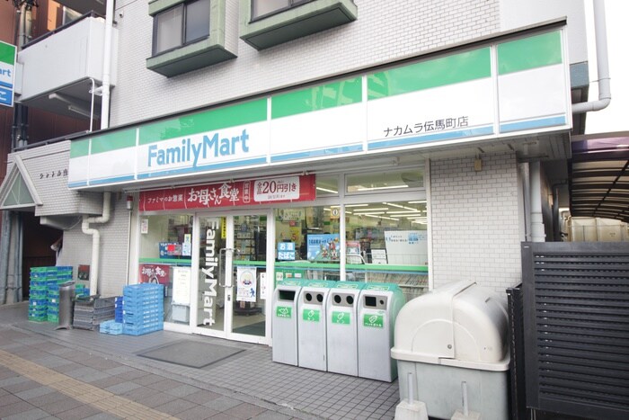 ファミリーマート(コンビニ)まで850m ド－ル神宮西