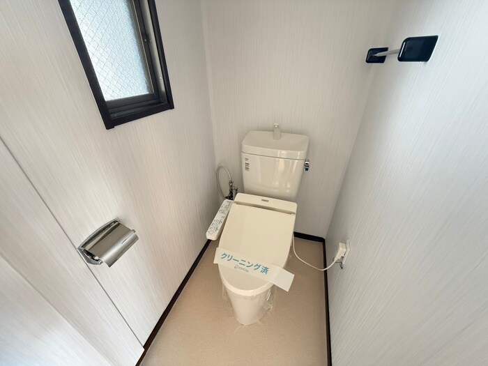 トイレ レジュール　シマ