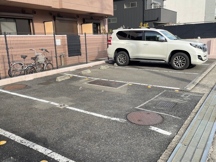 駐車場 アムール虹ヶ丘