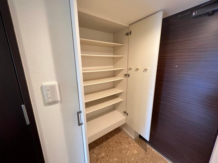 靴箱 エルスタンザ徳川