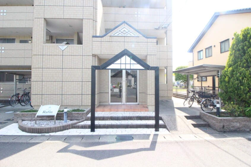 エントランス部分 ラフィン