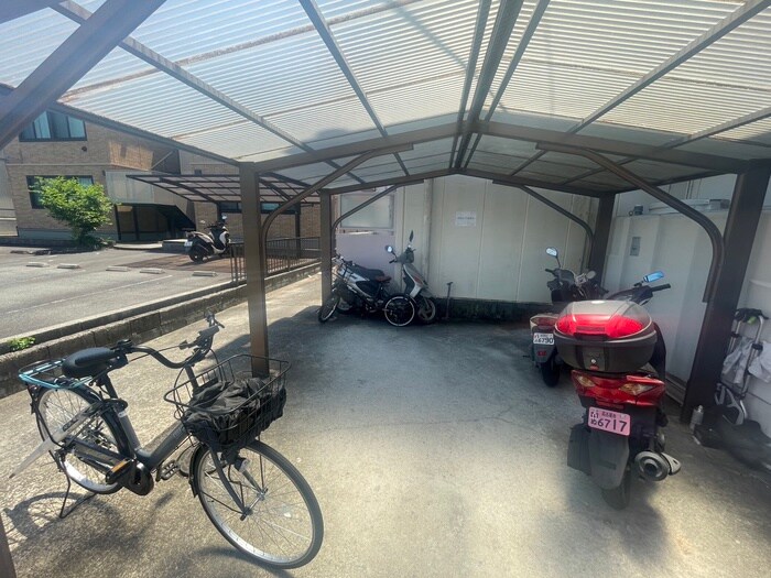 駐輪場 コーポ原久