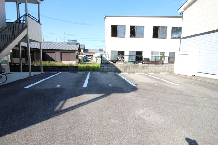 駐車場 上挙母コーラスＢ