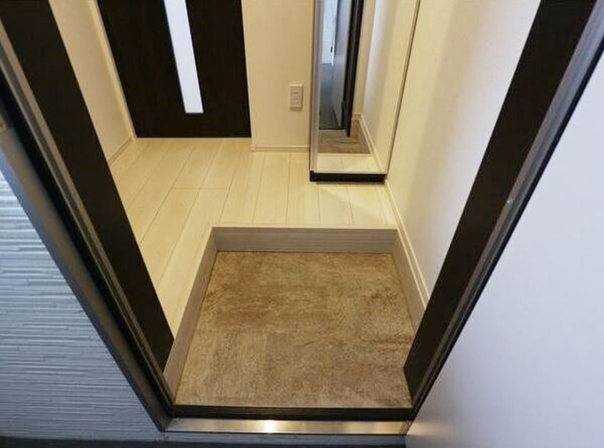 玄関 REGALEST　Ele