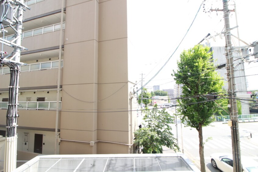 室内からの展望 ポルタニグラ大須