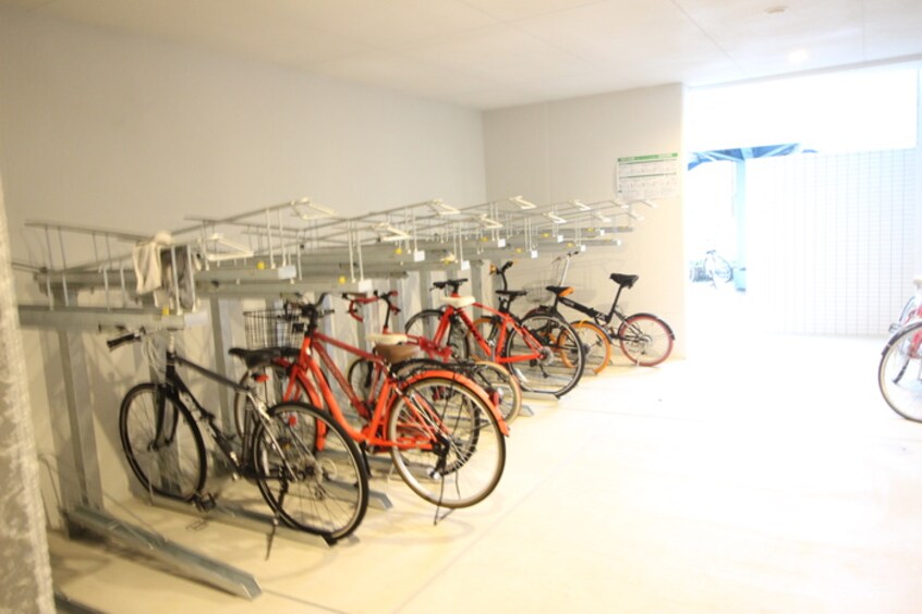 駐輪場 コンセール葵