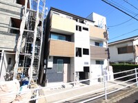 グリュック鳴海