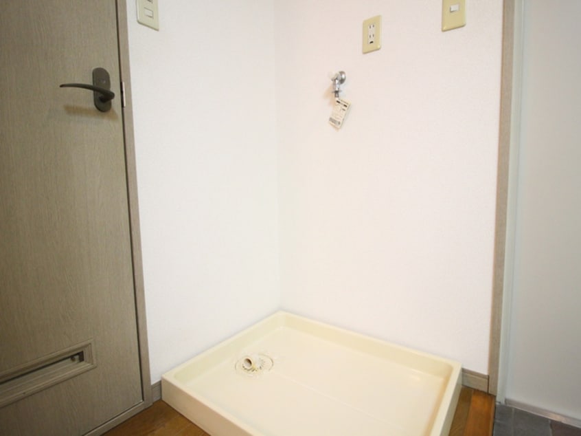 洗濯機置場 ルミエ－ル　ＨＯＮＧＯ