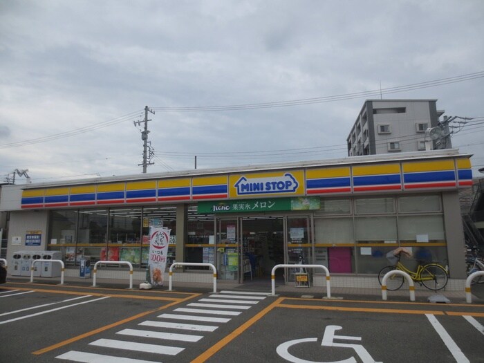 ミニストップ(コンビニ)まで320m シティオ－ク　Ⅱ