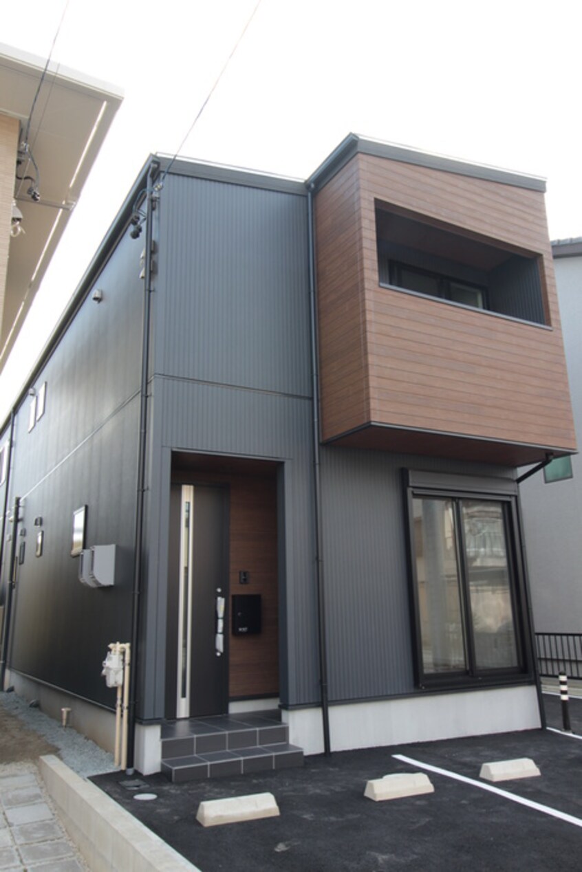 外観写真 GAIA　PREMIUM　SERIES　B棟