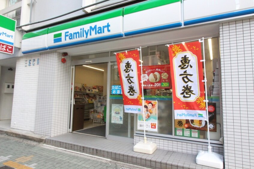 ファミリーマート　栄五丁目店(コンビニ)まで100m フロ－ラル栄