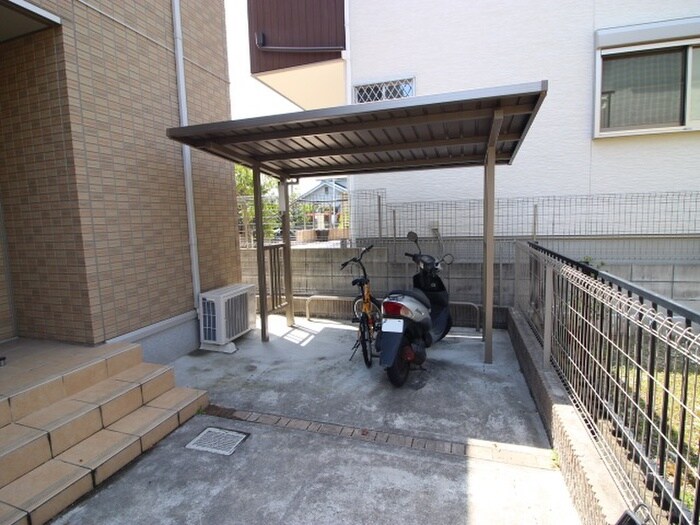 駐輪場 メゾンドソレイユ