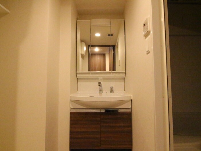 洗面 ﾌﾟﾚｻﾝｽ丸の内ｱﾄﾞﾌﾞﾙ(306)