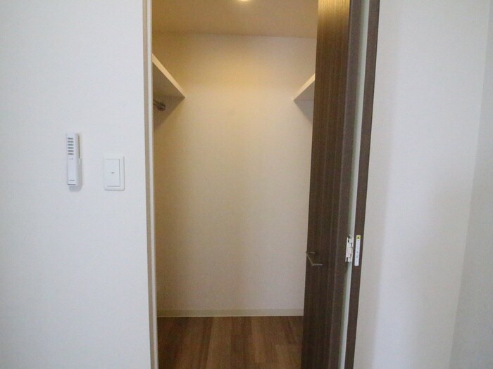 収納 ﾌﾟﾚｻﾝｽ丸の内ｱﾄﾞﾌﾞﾙ(306)