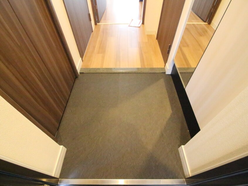 玄関 ﾌﾟﾚｻﾝｽ丸の内ｱﾄﾞﾌﾞﾙ(306)