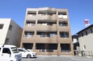 プレジデント川中の外観