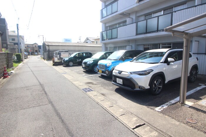 駐車場 コ－トまきもり