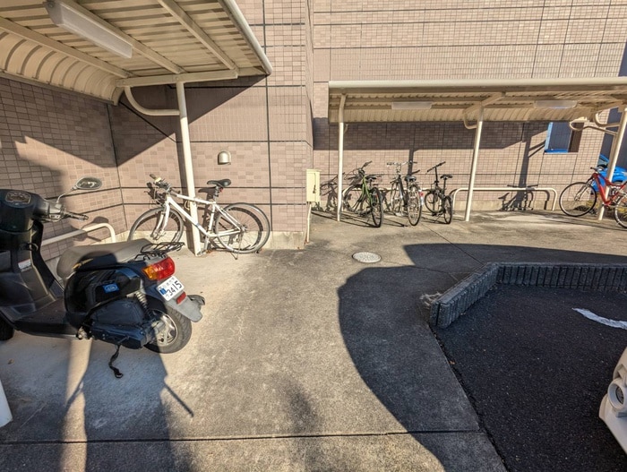 駐輪場 Pｒｏｎｉｔｙ