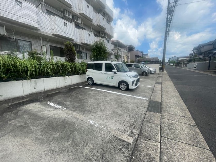 駐車場 サンヒルズ