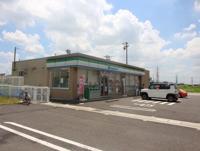 ファミリーマート岩倉川井町店(コンビニ)まで515m ドルフＫ