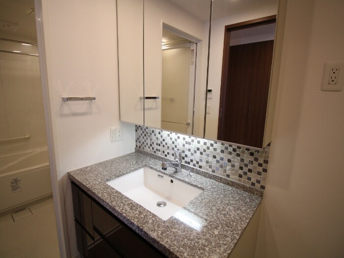 洗面 ﾌﾟﾚﾐｽﾄ泉ﾚｼﾞﾃﾞﾝｽ（D-1704）