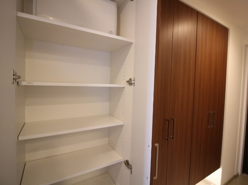 収納 ﾌﾟﾚﾐｽﾄ泉ﾚｼﾞﾃﾞﾝｽ（D-1704）