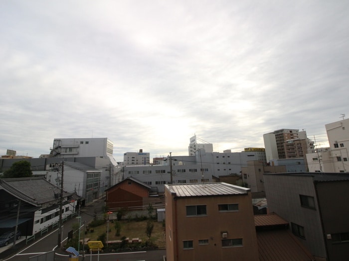 室内からの展望 ﾌﾚｰﾙｺｰﾄ東別院