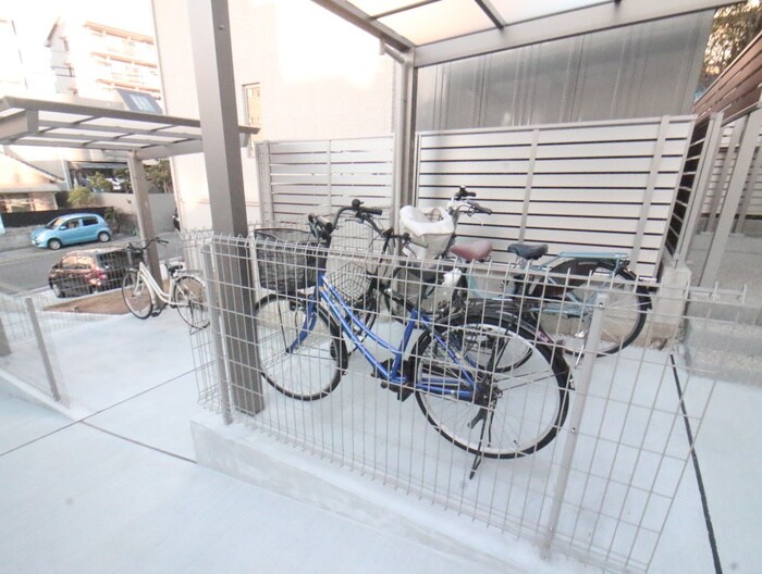 駐輪場 Rilassare