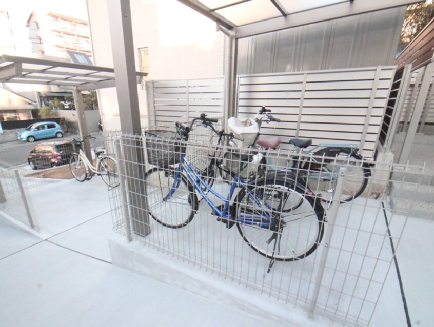 駐輪場 Rilassare