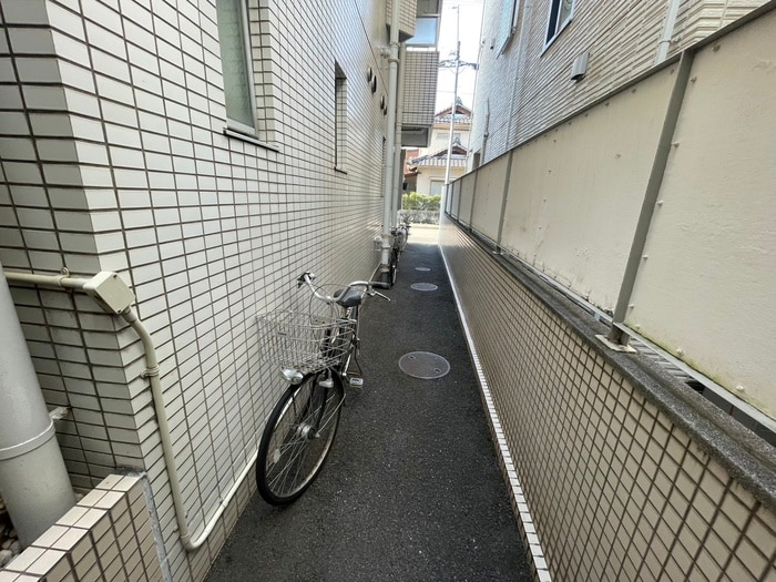 駐輪場 カーサラフィネ
