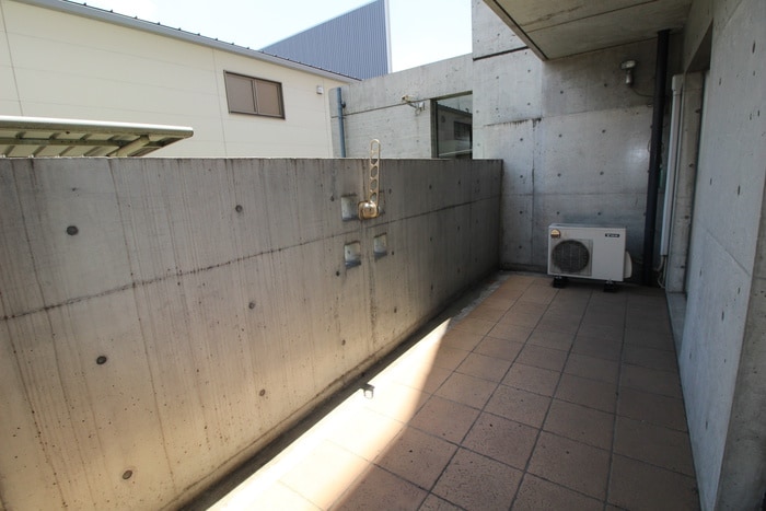 ベランダ・バルコニー ア－クステ－ジ